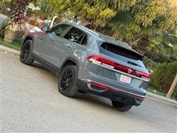 ڤۆڵکسواگن ئەتڵەس کرۆس سپۆرت